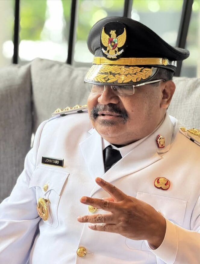 
 Kisah Inspiratif: John Tabo, Dari Pedalaman Papua Pegunungan Menuju Kursi Gubernur