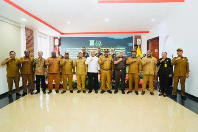 
 Pemprov Papeg dan Kejati Papua Teken MoU Terkait Hibah dan Penguatan Koperasi Desa