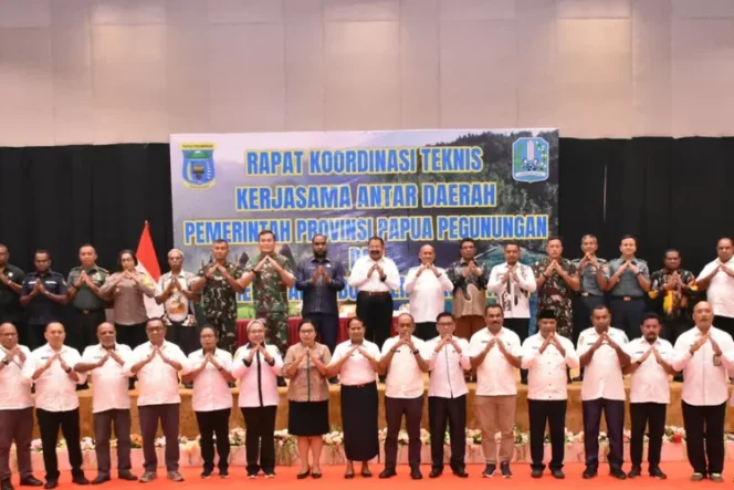 
 Gubernur Papua Pegunungan, John Tabo Perkuat Kerjasama Ekonomi Dengan Pemkab Biak Numfor