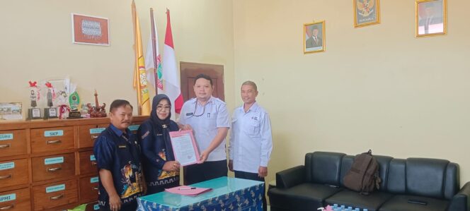 
 Foto : Penyerahan SK PMR SMP Negeri 2 Sentani 