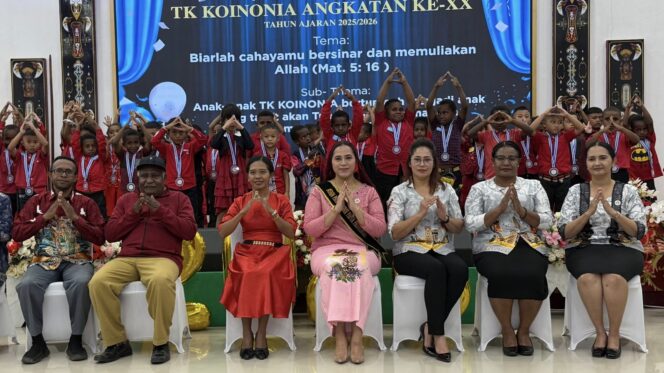 
 Bunda PAUD Anggieta Tabo Apresiasi Penamatan 64 Anak Murid TK Koinonia Wamena  