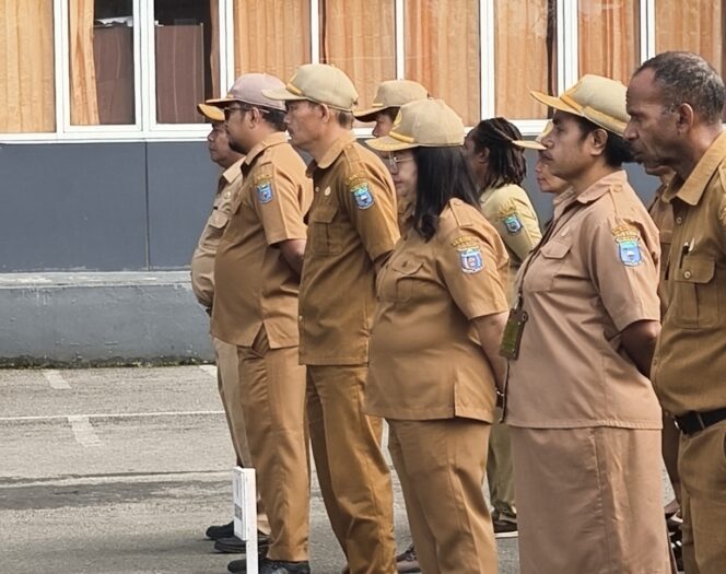 
 Sekda Papua Pegunungan Bongkar Dugaan ASN Bergaji Ganda, Minta Seluruh OPD Tingkatkan Disiplin dan Publikasi Kinerja
